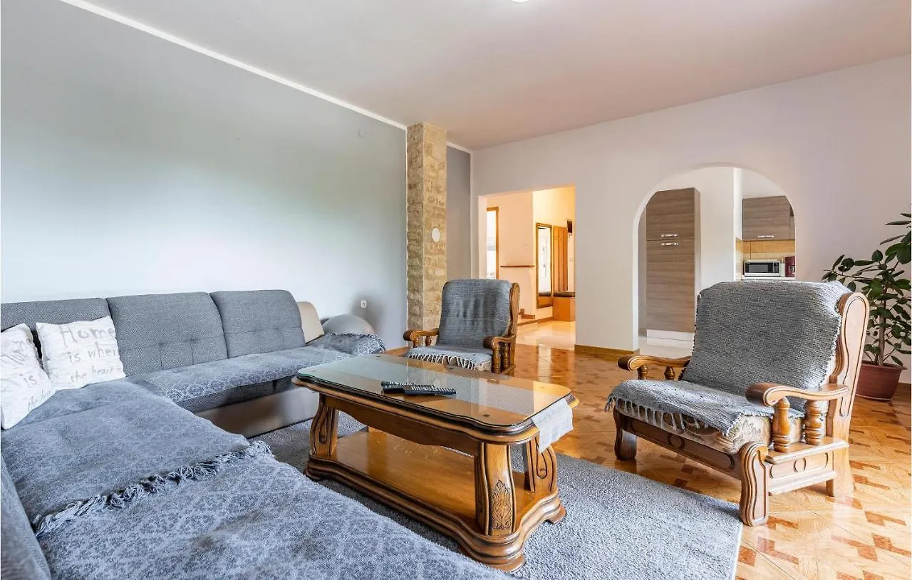 Gorgeous Home In Pula With Wifi Croazia