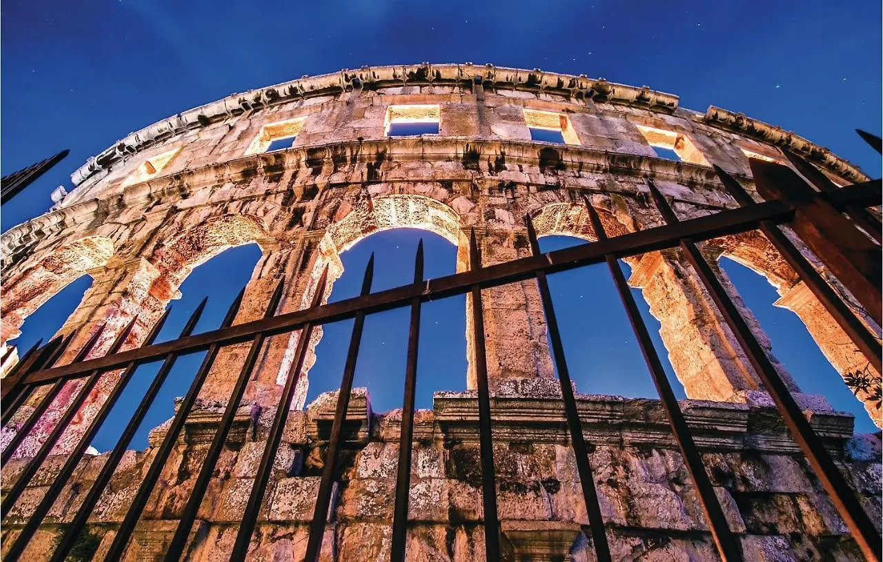 Gorgeous Home In Pula With Wifi
