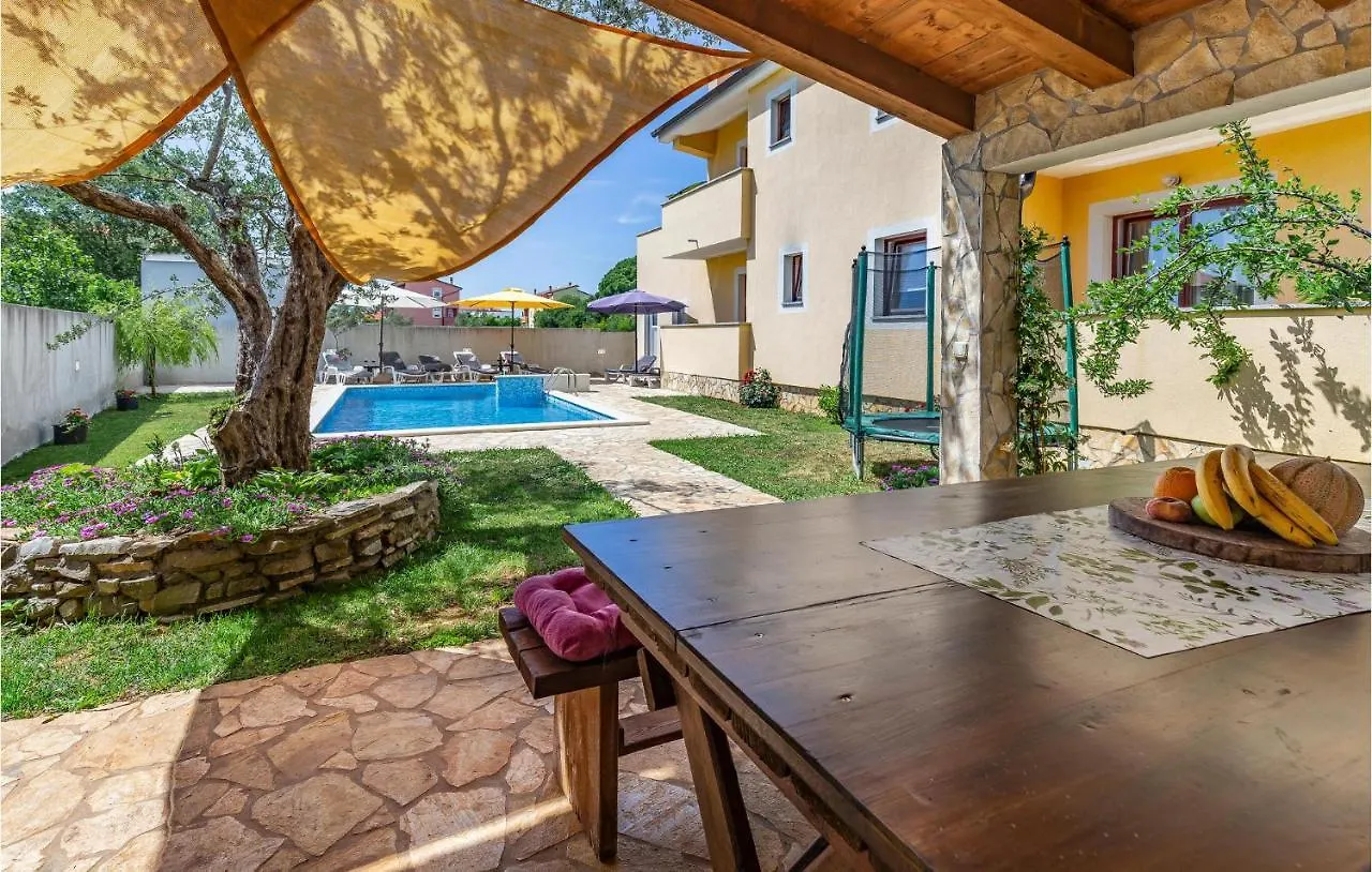 Gorgeous Home In Pula With Wifi 0*,  Croazia