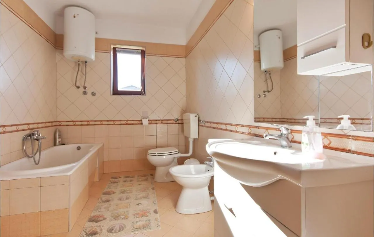 Gorgeous Home In Pula With Wifi